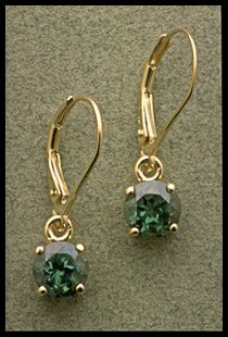Round Shape Dangle Earrings with Green Quartz